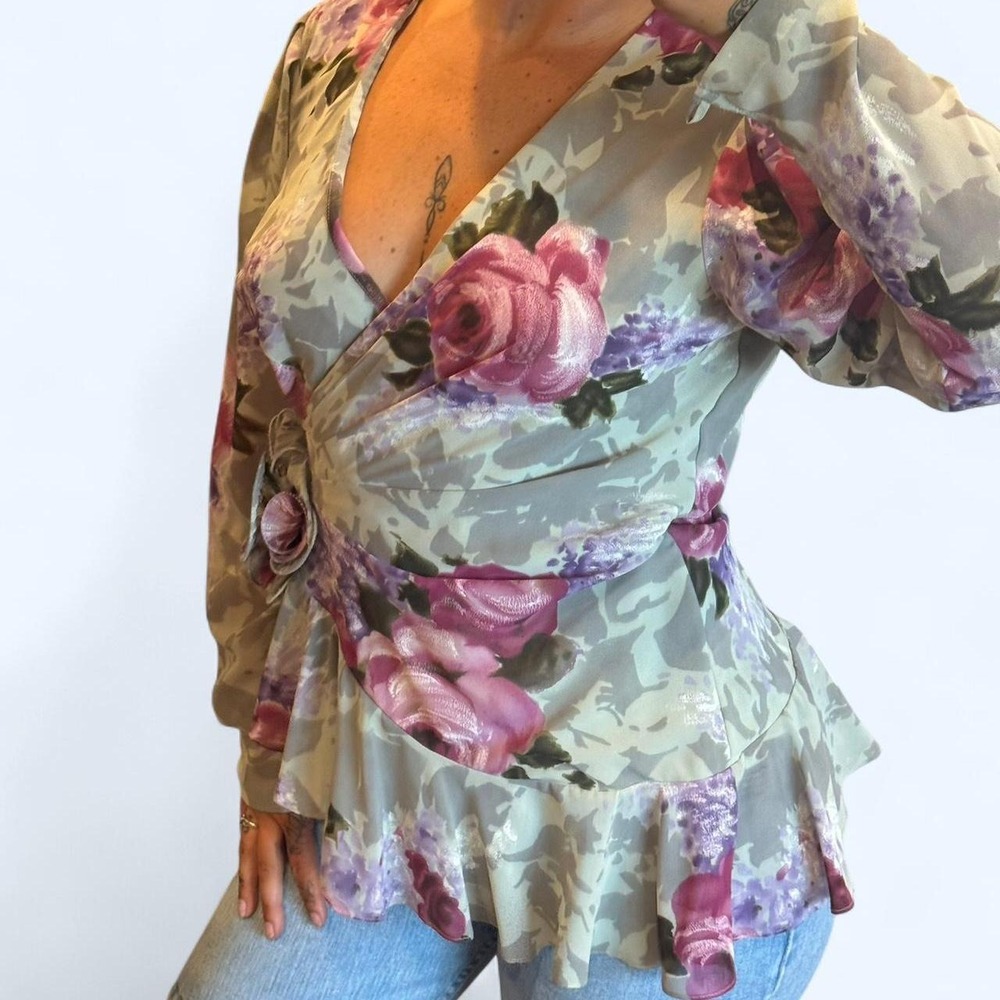 floral wrap top Size S/M
